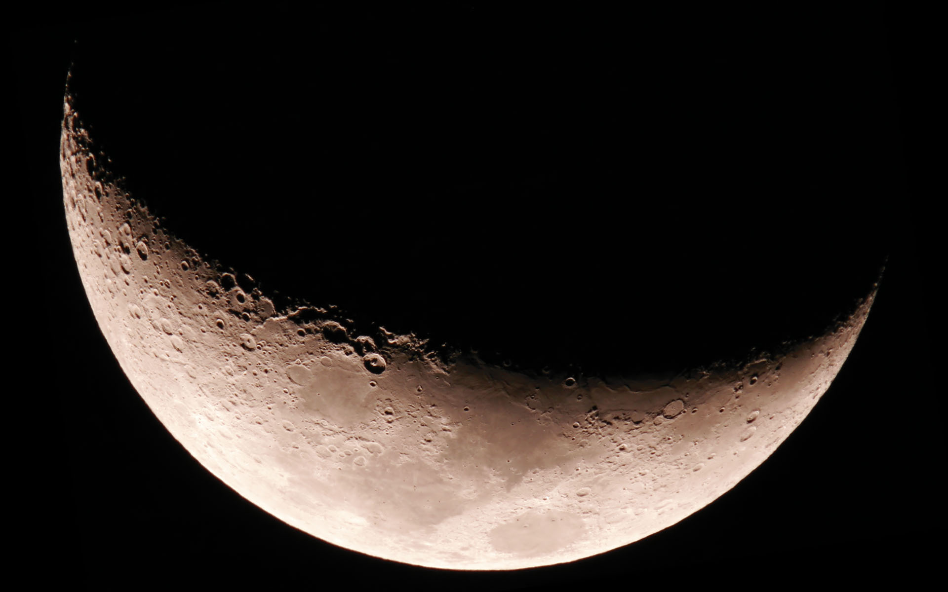 К чему снится земля вода. Луна в углу. Луна отражение земли в плазме купола. Crescent Moon isolated. 1 The Highest Moon.